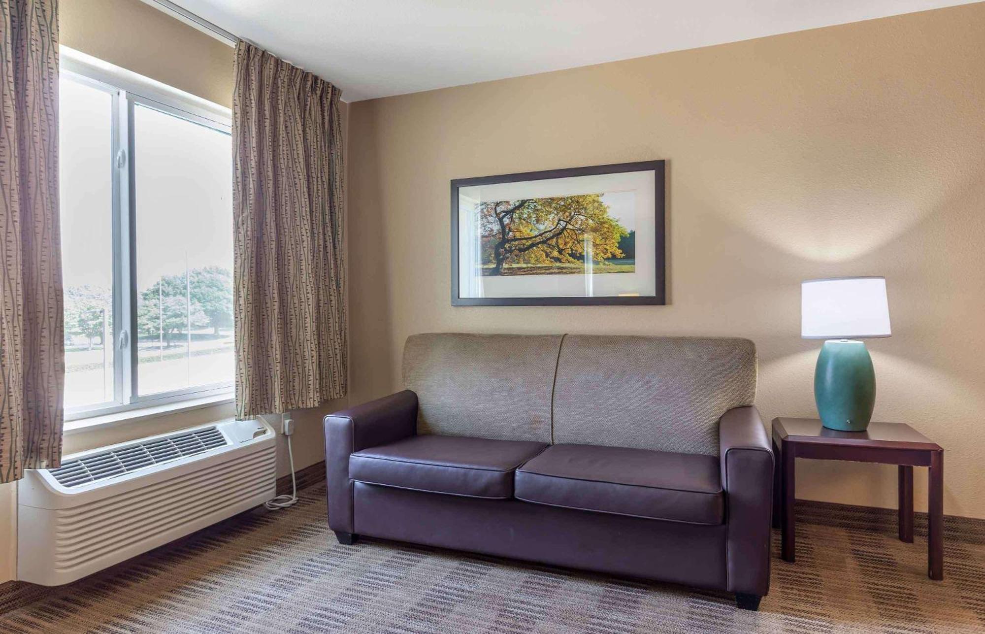 Extended America Select - Des Moines - Urbandale Hotel 2*